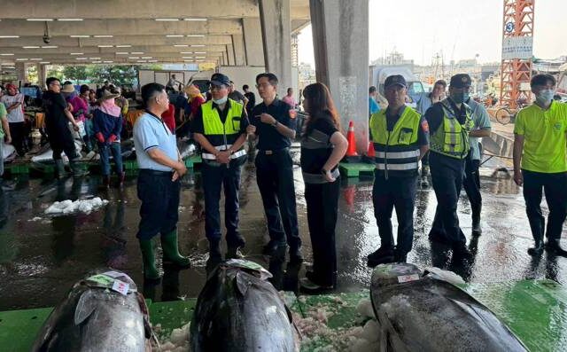 台灣新聞通訊社-東港黑鮪魚季熱鬧登場 警民聯手打造最安全漁港