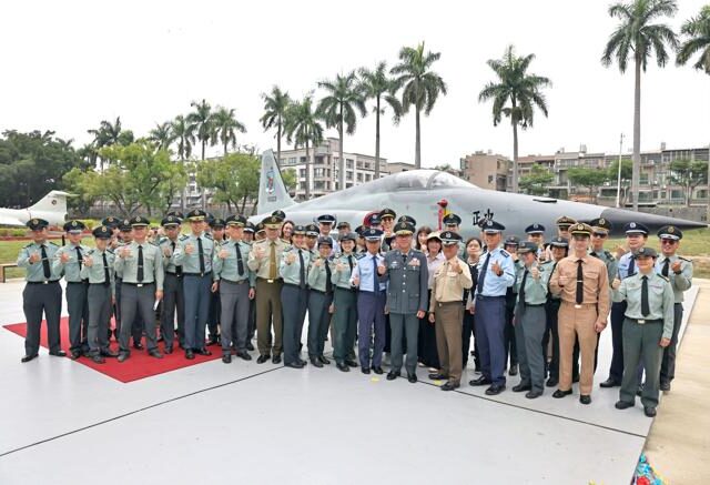 台灣新聞通訊社-中正預校 F-5E 戰機陳展剪綵 傳承衛國使命
