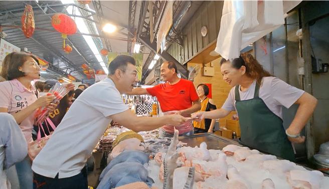 台灣新聞通訊社-台中康乃馨批發價大漲178％ 政治人物改送「這款」省荷包