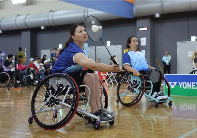 台灣新聞通訊社-全障運輪椅羽球 楊伊宸雙金入袋、攜胡光秋重奪女雙金牌