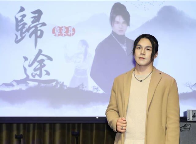 台灣新聞通訊社-王俐人負債1500萬脫衣直播爆紅「台灣第一男優」曝真實內幕