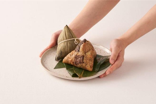 台灣新聞通訊社-端午粽買氣飆2成 海陸霸王澎湃登場 干貝粽百元有找