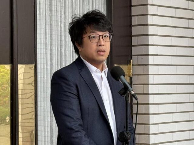 台灣新聞通訊社-沈伯洋忘了花蓮？黑熊學員挖出救災擺拍照：他沒去考察