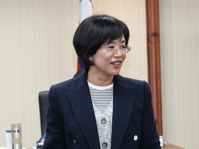 台灣新聞通訊社-從1事看穿蘇巧慧「不敢替新北市民講話」 鄧凱勛：還能有什麼期待？