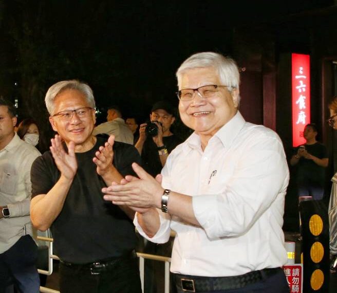 台灣新聞通訊社-台積電員工分紅惹議!傳魏哲家取消出差開溝通會 晚間受訪吐3字