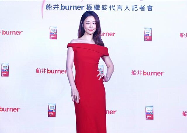 台灣新聞通訊社-50歲林心如身材更勝單身生女前！保養秘訣曝光：me time也變了