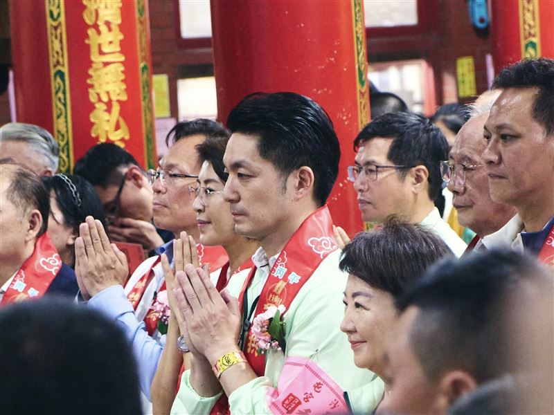 台灣新聞通訊社-鼠患影響選情？律師：蔣萬安2026從躺著選、變坐著選，現在站著選！