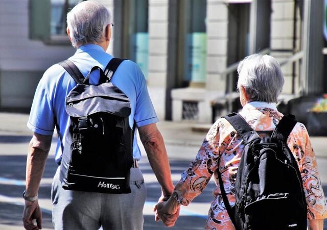 台灣新聞通訊社-60歲提早退休「每月少領8000年金」　他曝不悔關鍵：5年健康時光最珍貴