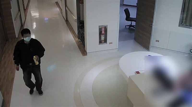 台灣新聞通訊社-蛇蠍男張書源連環毒殺女友及新婚妻　開庭不認罪行使緘默權判2無期徒刑