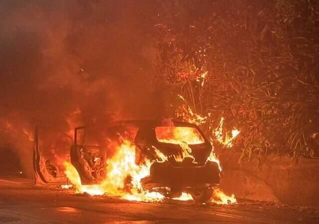 台灣新聞通訊社-想不開釀火燒車2人獲救！她負責點火下場慘了…遭檢察官依2罪起訴