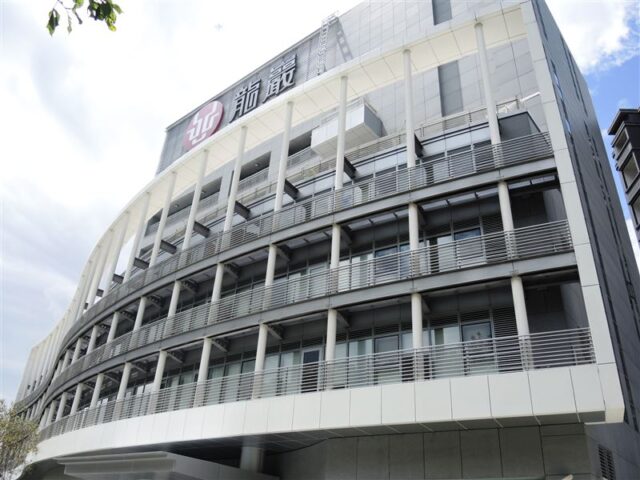 台灣新聞通訊社-最狂斜槓！左手賣塔位右手囤 AI　龍巖賣「1檔」狂賺2億這「2檔」全翻倍