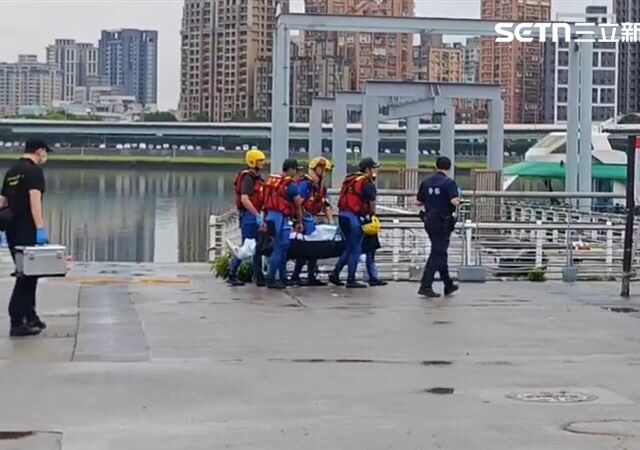 台灣新聞通訊社-心碎一幕！男大生跳水救人…遺體還穿著「跑鞋」媽媽、姊姊認屍相擁痛哭