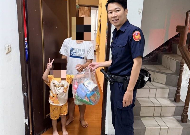 台灣新聞通訊社-丈夫入獄斷炊！台中28歲媽帶4歲兒「餓2天沒飯吃」…暖警發現異狀急送暖