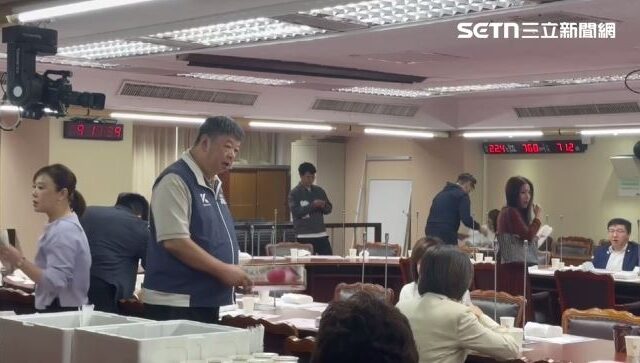 台灣新聞通訊社-軍購案黨意、民意拉扯　黃暐瀚：當年的國民黨可以，今日的是否還行？