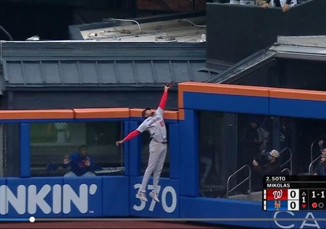 台灣新聞通訊社-MLB／索托陽春砲在全壘打牆上被接回來　大都會1分差輸國民