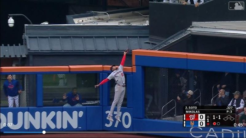 台灣新聞通訊社-MLB／索托陽春砲在全壘打牆上被接回來　大都會1分差輸國民