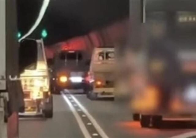 台灣新聞通訊社-雪隧塞爆竟玩命切車道！　貨車「神操作」網怒轟：VIP通道？
