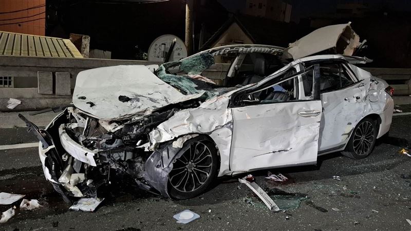 台灣新聞通訊社-開車買宵夜遇毒駕遭撞⋯妻重傷慘死夫懷中　父心碎痛斥：何止譴責而已