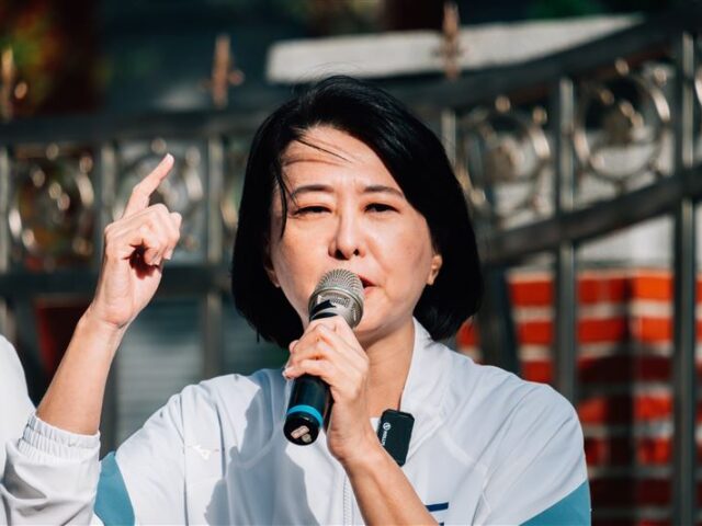 台灣新聞通訊社-王鴻薇蓋錯票！張育萌酸「怕被送老鼠」：已經沒什麼能力當好立委了