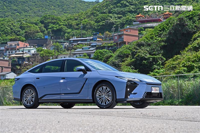 台灣新聞通訊社-怎能不愛車／豪華舒適再進化！全新Lexus ES試駕開箱一次看