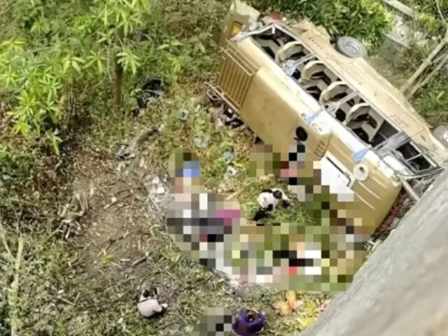 台灣新聞通訊社-雲南客運墜谷「人被甩出車外」7死12傷　當地居民：早就曾發生翻覆事故