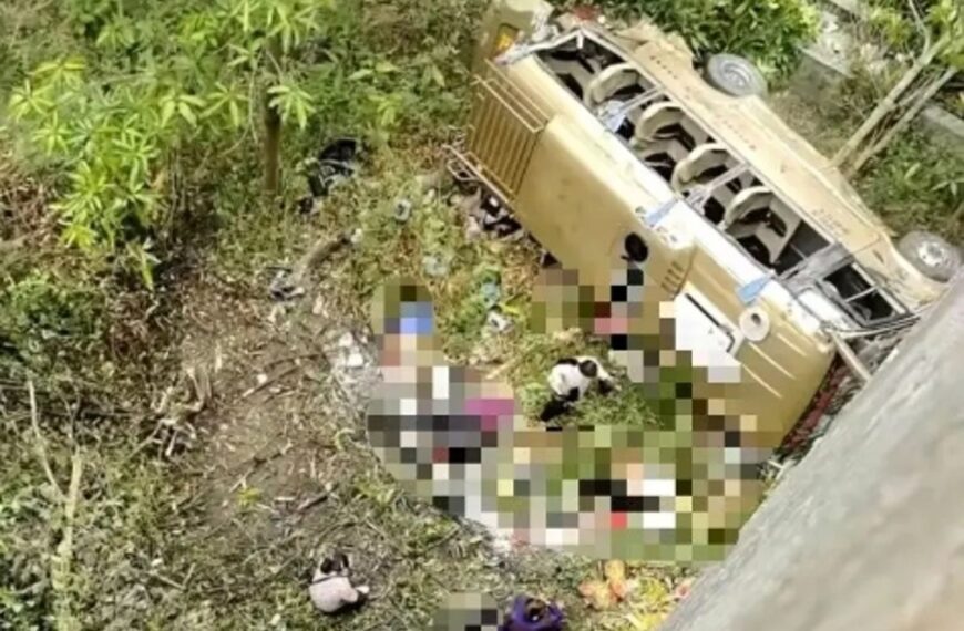 台灣新聞通訊社-雲南客運墜谷「人被甩出車外」7死12傷　當地居民：早就曾發生翻覆事故