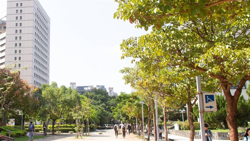 台灣新聞通訊社-全台首間獲認證非農林大學！政大後山驚見穿山甲、食蛇龜極危野生動物