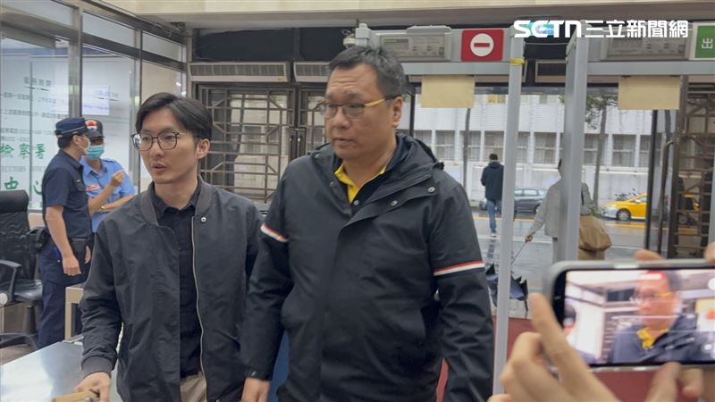 台灣新聞通訊社-北市內湖分局爆前偵查隊長洩密！3警違法抽單　檢調8路搜索移送北檢