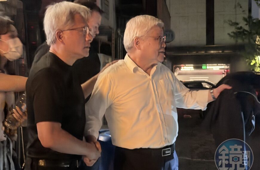 台灣新聞通訊社-AI兆元宴五度登場/黃仁勳唯一全程親送的貴賓 是微笑聆聽型的他