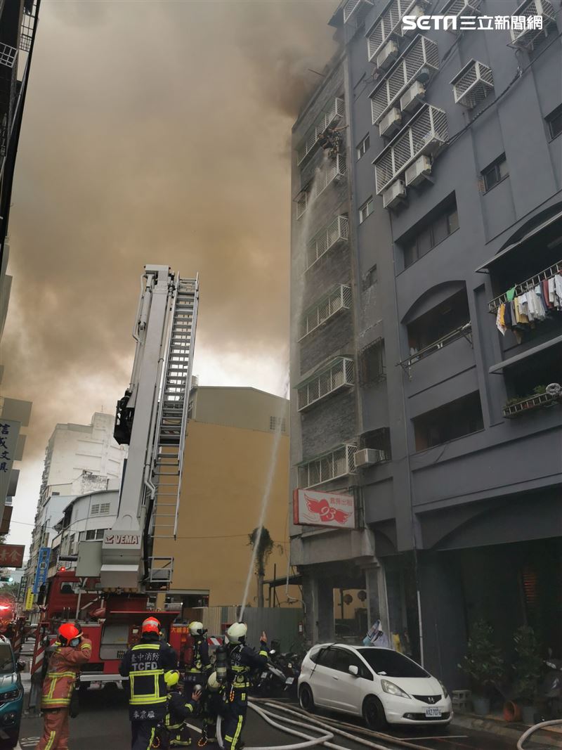 台灣新聞通訊社-興中街套房大火釀6死！女房東房產全拍賣「只剩命一條」喊：我無罪