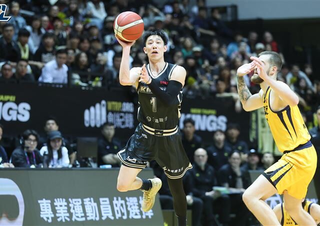 台灣新聞通訊社-TPBL／林書緯狂飆23分助國王續命　喊話為奧帝退休而戰
