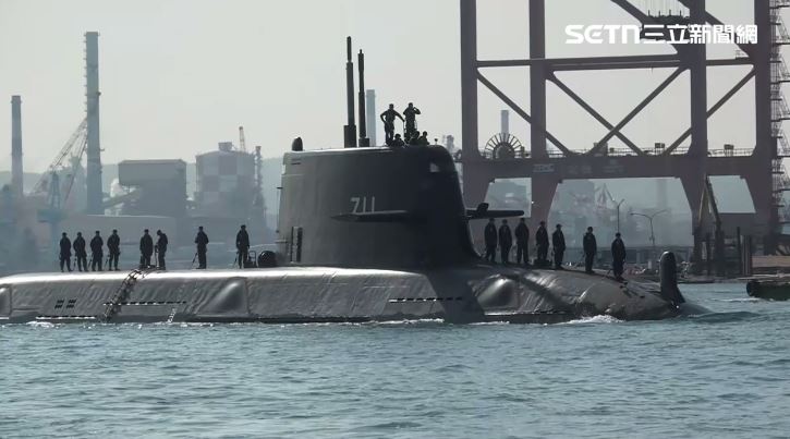 台灣新聞通訊社-畫面曝！「海鯤號」首度跨夜測試拚6、7月交艦　專家：可以期待