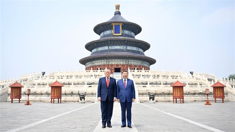 台灣新聞通訊社-習近平大排場迎川普卻破功？隨行人員痛批一團亂 中美隨扈天壇大對峙