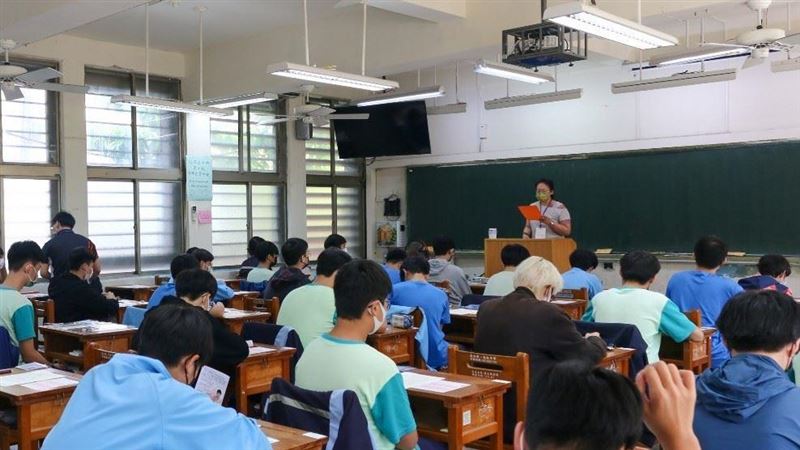 台灣新聞通訊社-完全免試入學放榜！錄取率92.94%　教育部提醒：這天前報到、仍要考會考