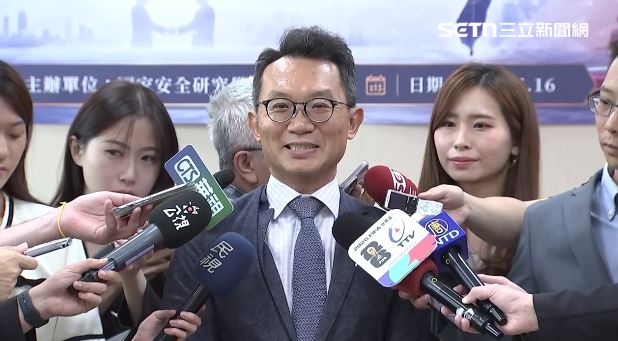 台灣新聞通訊社-川普預告和「治理台灣的那位」談話　學者：「川賴通話」討論軍購？