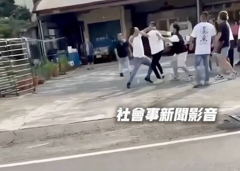 台灣新聞通訊社-未進祖廟先內鬨！神明面前動粗連打三波　南投警逮人送辦