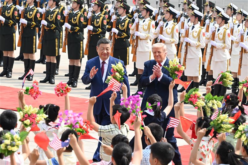 台灣新聞通訊社-美中元首會晤爆插曲　王毅背對川習遭當眾訓斥