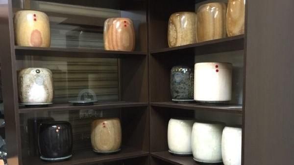 台灣新聞通訊社-黑心殯葬業惡行震驚全國！殯儀館藏35遺體　「長蛆碎貓砂」當骨灰還家屬