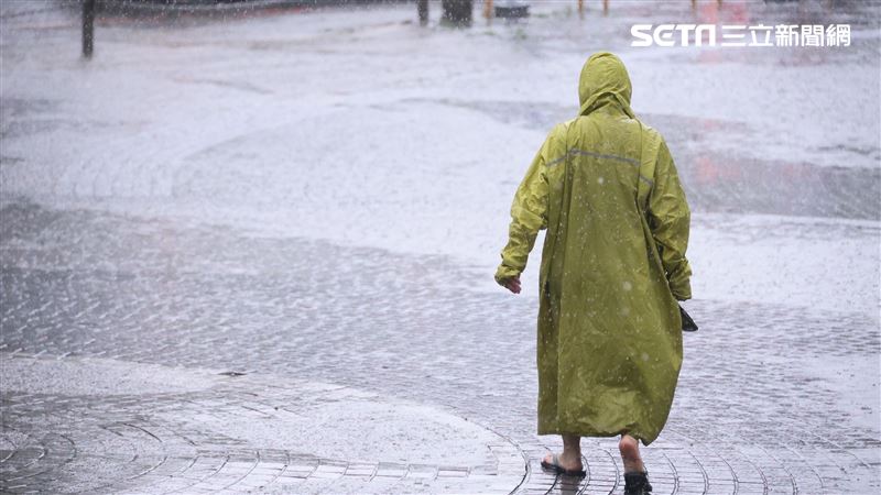 台灣新聞通訊社-快訊／午後雨彈開炸！2縣市大雨特報　恐下到明晚