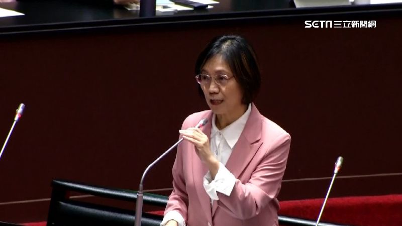 台灣新聞通訊社-只顧鐵票？翁曉玲提軍公教調薪入法　吳思瑤轟：「違憲之母」不要再來了