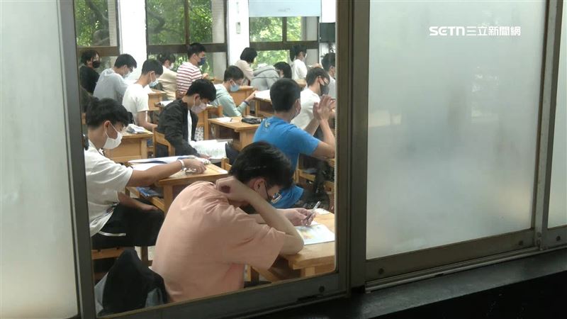 台灣新聞通訊社-國中會考英語科3考生疑作弊　將送處理會議討論