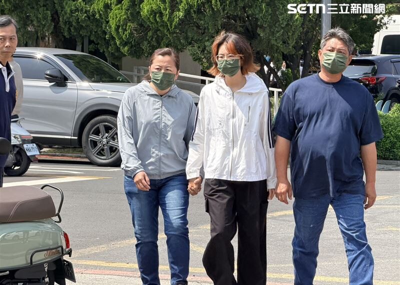 台灣新聞通訊社-等5天才去靈堂道歉…女大生態度曝！海嘯般撻伐「0反駁」不發一語走人