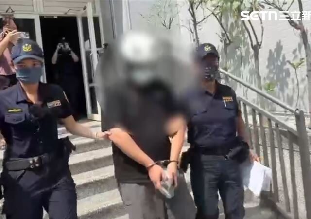 台灣新聞通訊社-載妻小闖禍奪2命！害她跟母親、丈夫天人永隔…工程師上銬移送不發一語