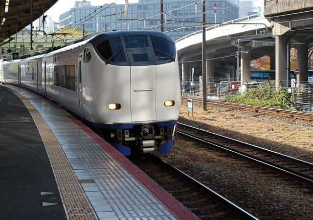 台灣新聞通訊社-日本JR車廂傳不明噴霧攻擊事件！3人緊急送醫
