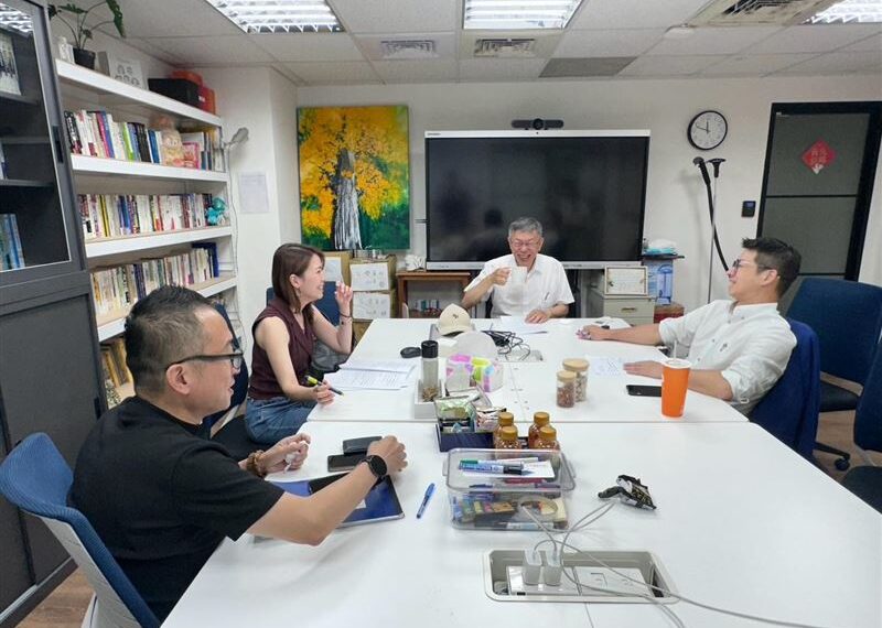 台灣新聞通訊社-四叉貓:柯文哲賣商辦入手逾4千萬、又開直播募款千萬!愛裝窮又貪婪