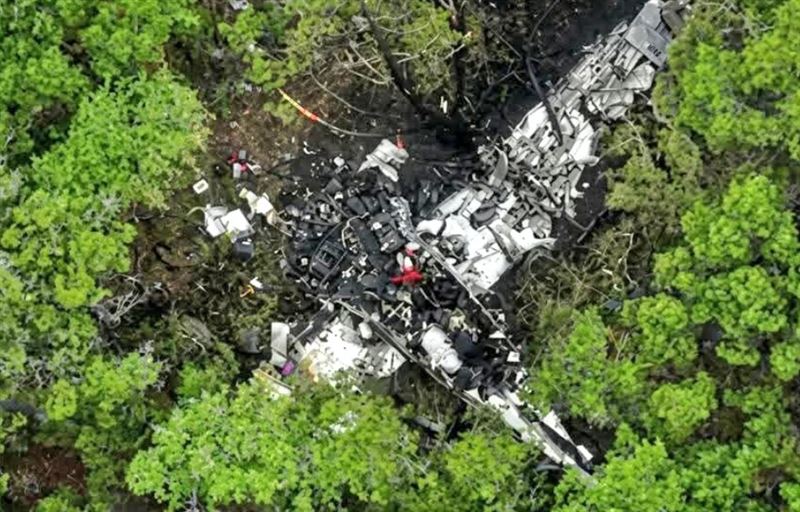 台灣新聞通訊社-德州小飛機墜毀！機上5人全罹難　機身「燒到焦黑」畫面曝光