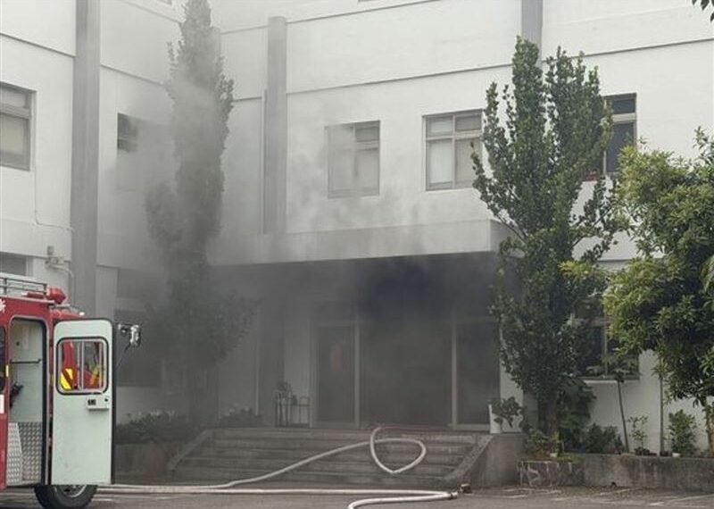 台灣新聞通訊社-樹林科技廠火警！一樓會議室濃煙狂竄　警消急馳援