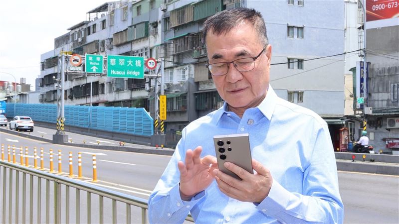 台灣新聞通訊社-李四川跟潮流Threads網活　「已讀亂回」蹭話題談輝達進駐大翻車