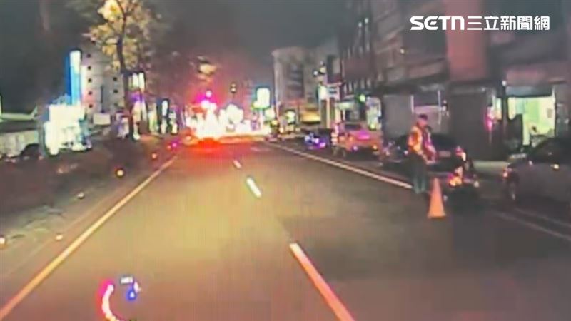 台灣新聞通訊社-酒後失控？室友反目拿刀當街殺人！中年男遭砍死…20多刀集中在上半身