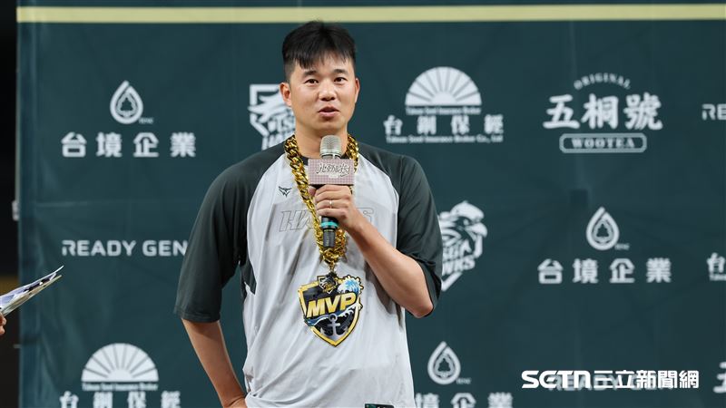 台灣新聞通訊社-中職／10年後和吳明鴻再搭檔！黃子鵬終結大巨蛋0勝　聽洪總給120分笑了